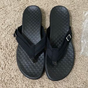 Black thong sandals